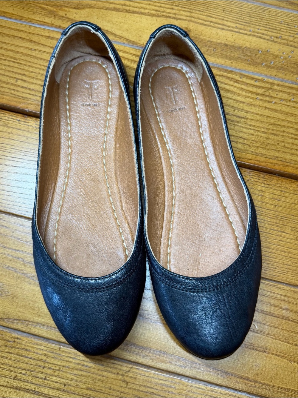 Frye Carson Ballet Flats — Black Leather — Size 7.5M